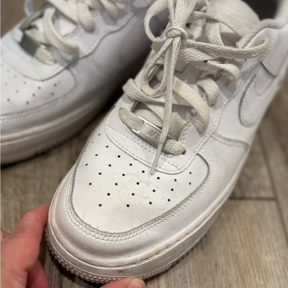 Nike Air Force 1 White Low Sneakers Size 7Y - Picture 4 of 10